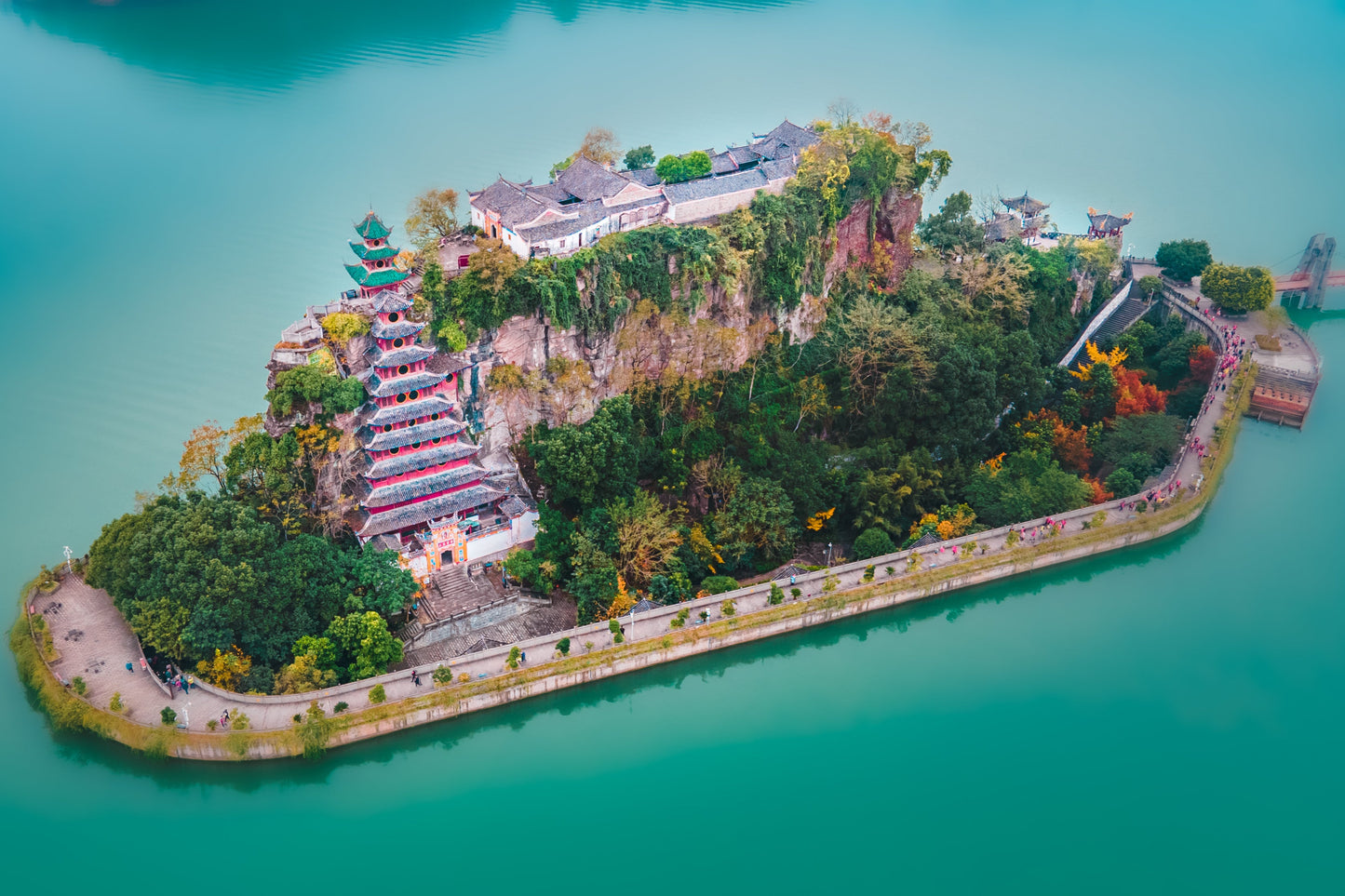 Yangzi Explorer 2025: Luxury River Cruise Yichang to Chongqing | 5 Days & 4 Nights