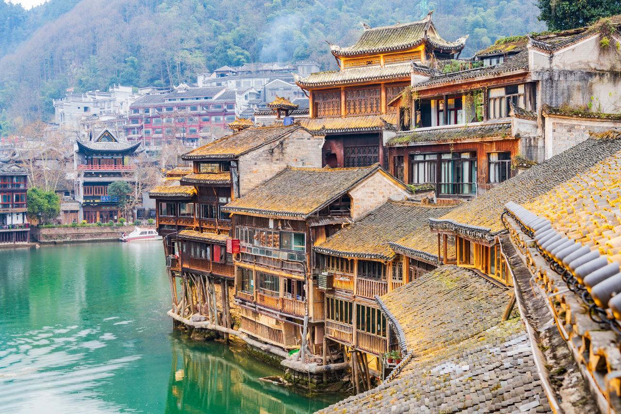 china-tourguide-fenghuangancienttown