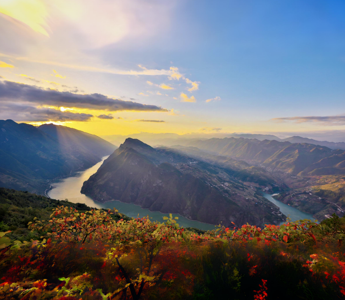 Yangzi Explorer 2025: Luxury River Cruise Yichang to Chongqing | 5 Days & 4 Nights