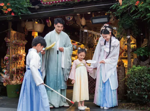 Hangzhou 2-Day Private Tour: West Lake, Lingyin Temple & Song Dynasty Town