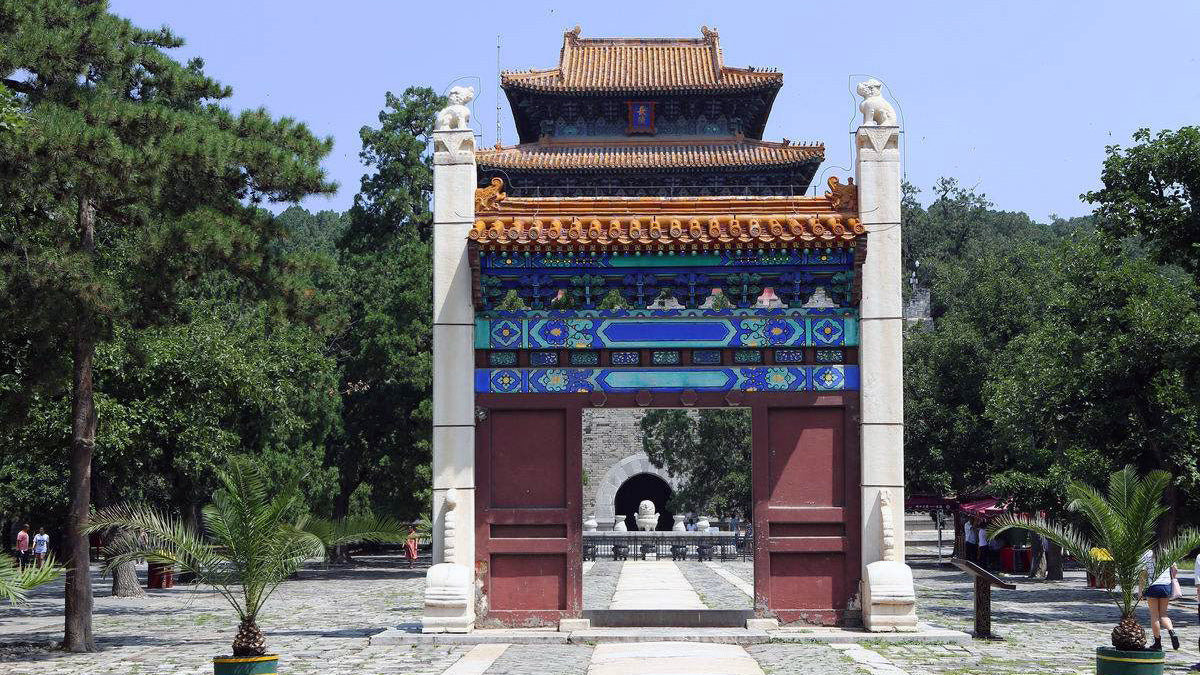 Beijing: Discover the Glories of the Past-Juyongguan Great Wall, Scenic Sacred Way & Mysterious Ming Tombs