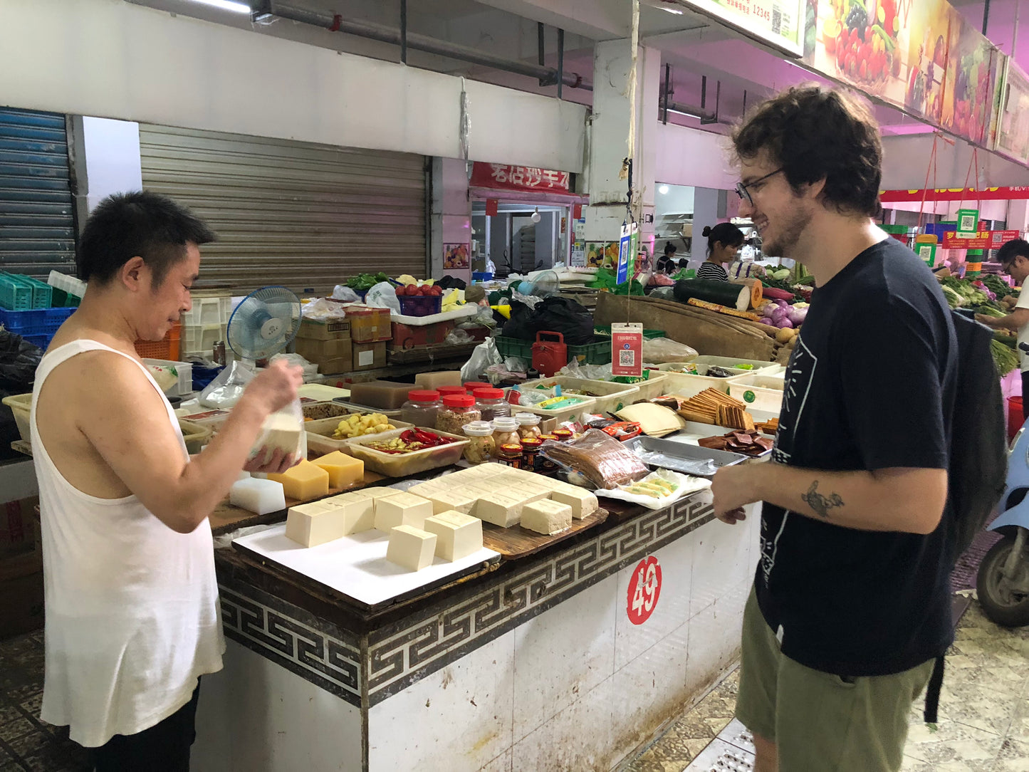 Chengdu: Half-Day Cooking Class with A Local Spice Market Visit
