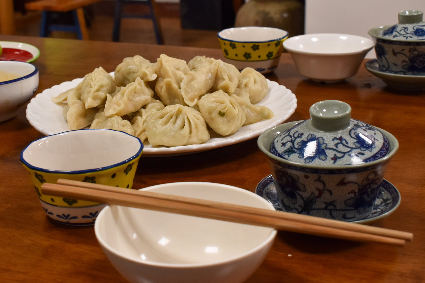 Chengdu: Dumpling Cooking Class with A Local Spice Market Visit