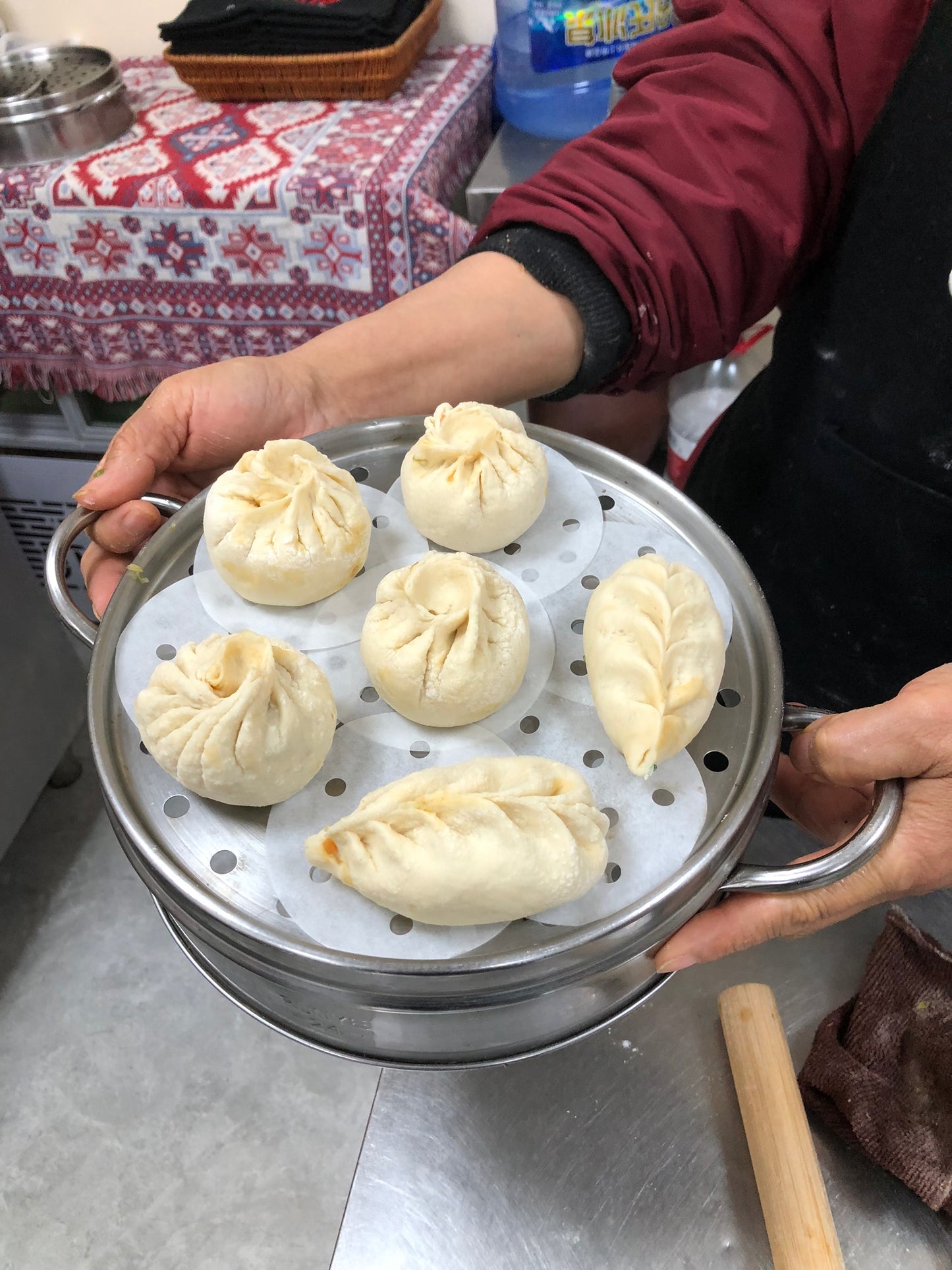Chengdu: Half-Day Steamed Bun Cooking Class with A Local Spice Market Visit