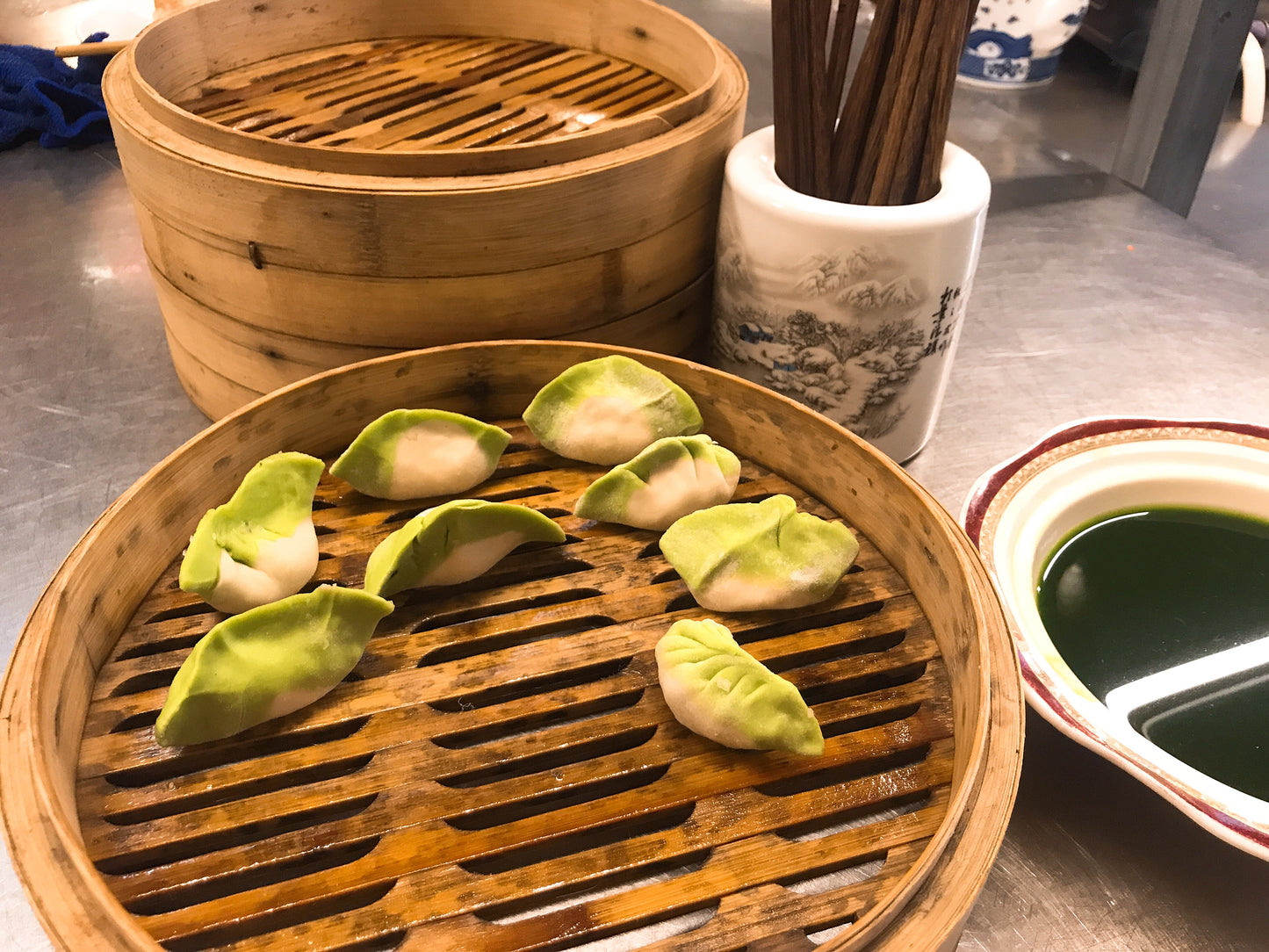 Chengdu: Dumpling Cooking Class with A Local Spice Market Visit