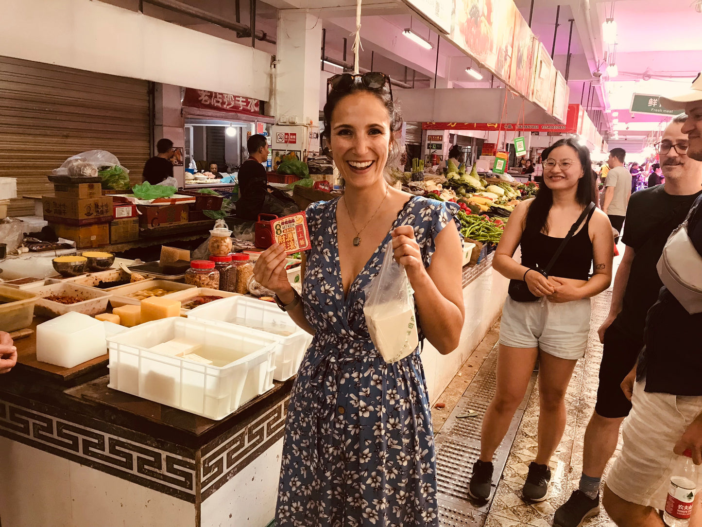 Chengdu: Mahjong Class with A Local Spice Market Visit