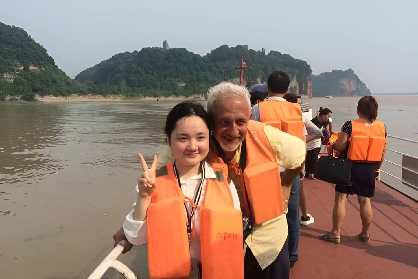 Chengdu: Private Day Tour to Leshan Giant Buddha by Private Car