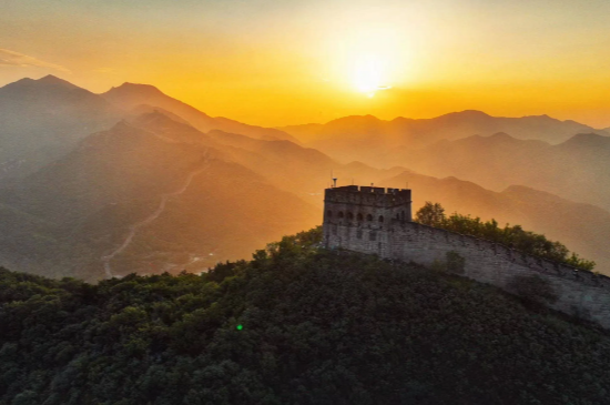 Explore the Majestic Mutianyu and Badaling Great Wall