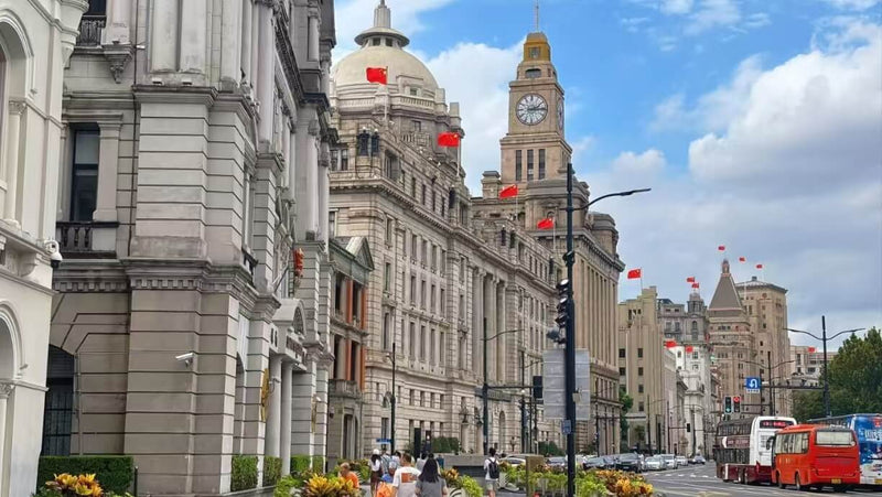 Navigating Shanghai: A Survival Guide for Your First 60 Minutes on the Ground