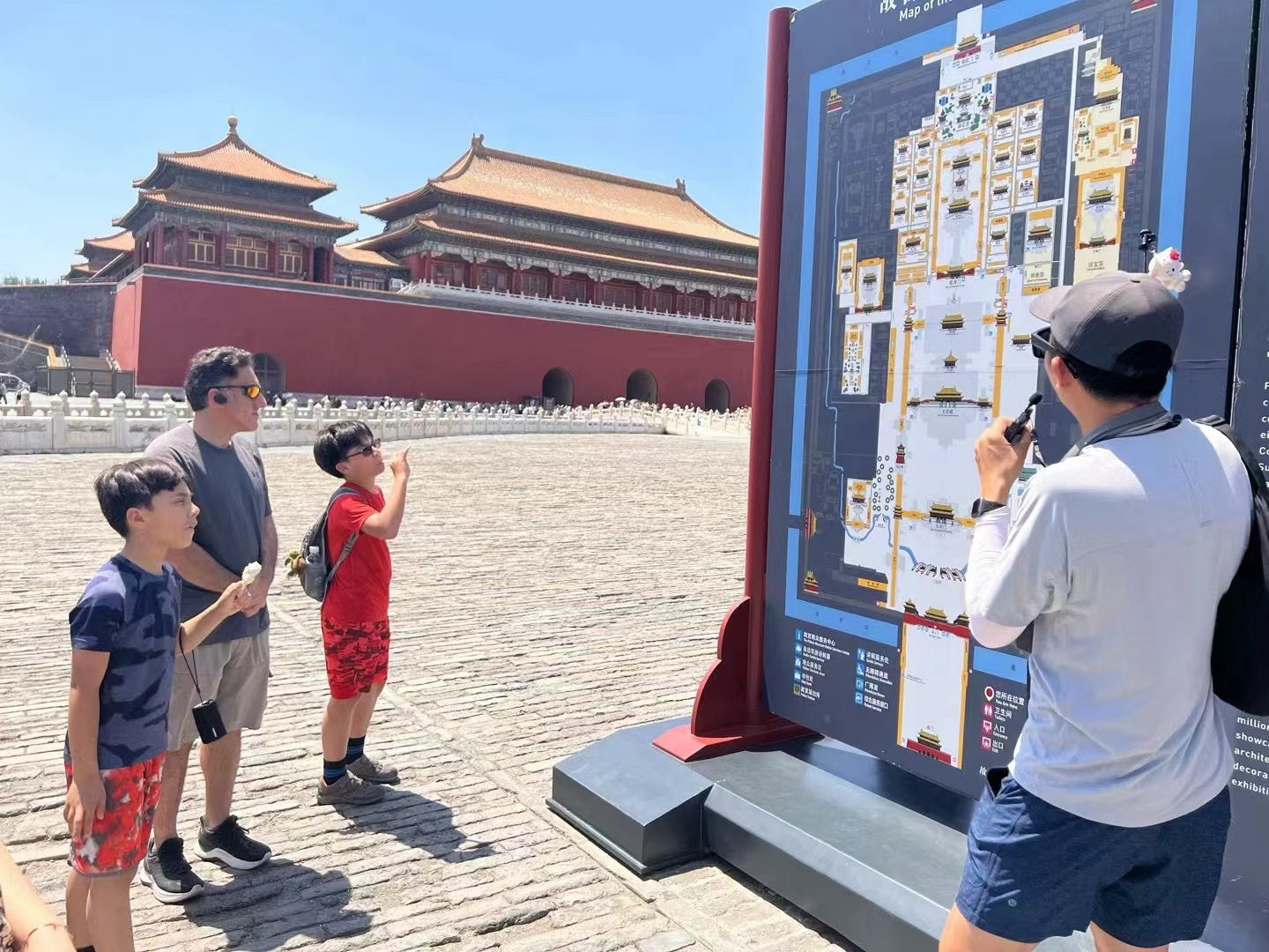 Beijing Exclusive One-Day Private Tour: Tiananmen Square, Forbidden City, and Mutianyu Great Wall