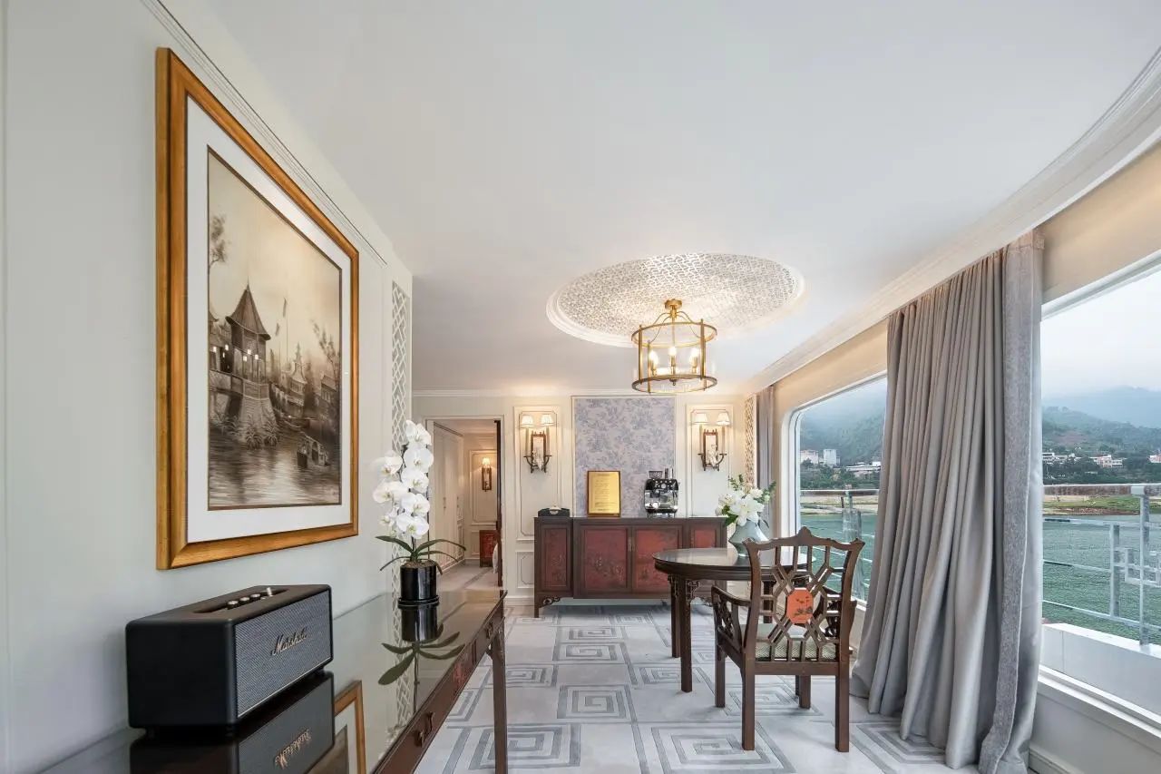 Yangzi Explorer 2026: Luxury River Cruise Yichang to Shennongjia to Chongqing | 5 Days & 4 Nights