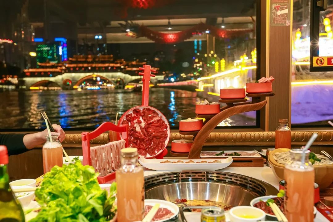 Chengdu:Chengdu Night Cruise Tour including Hotpot Dinning Experience