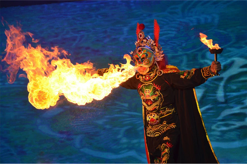 Sichuan Culture Opera Show Experience at Furong Guocui Indoor Theater