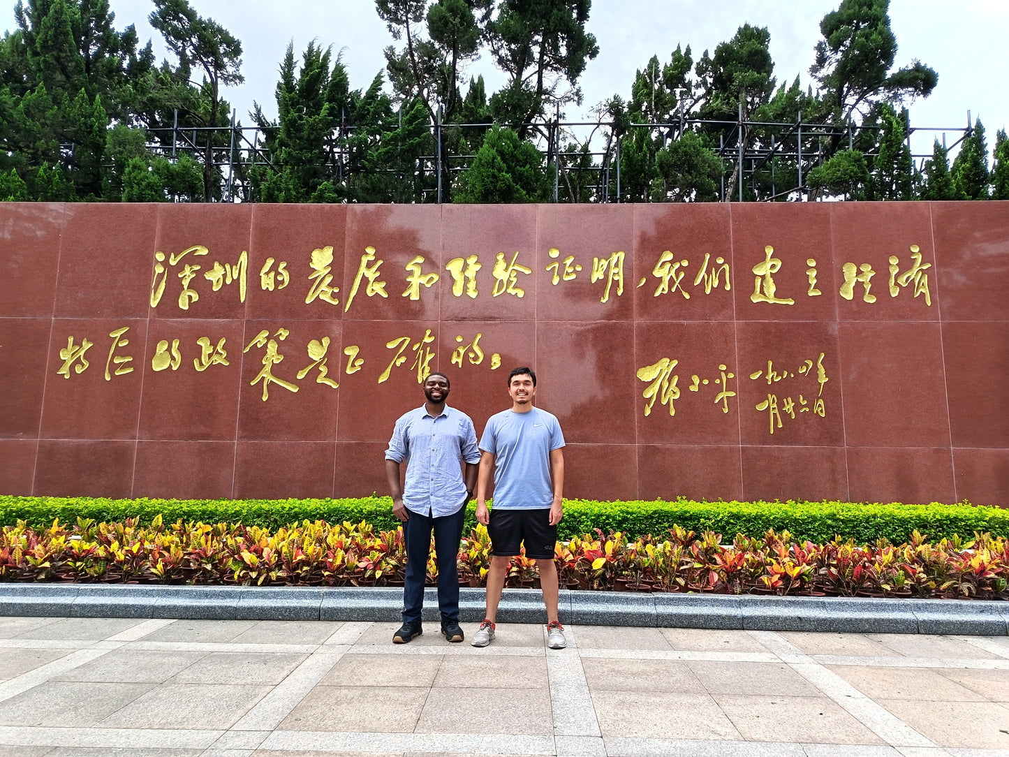 Shenzhen: Huaqiangbei Market Tour with Translation