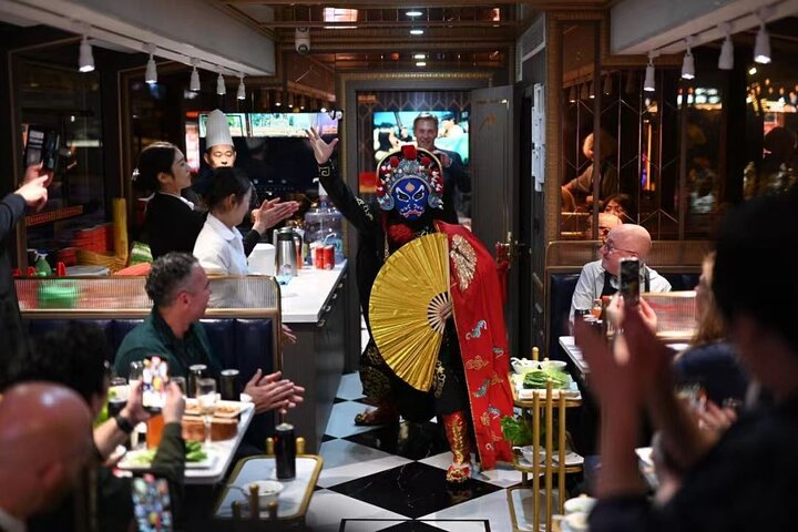 Chengdu:Chengdu Night Cruise Tour including Hotpot Dinning Experience